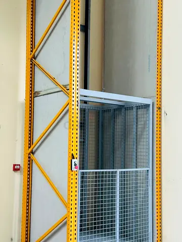 Cargo Lift